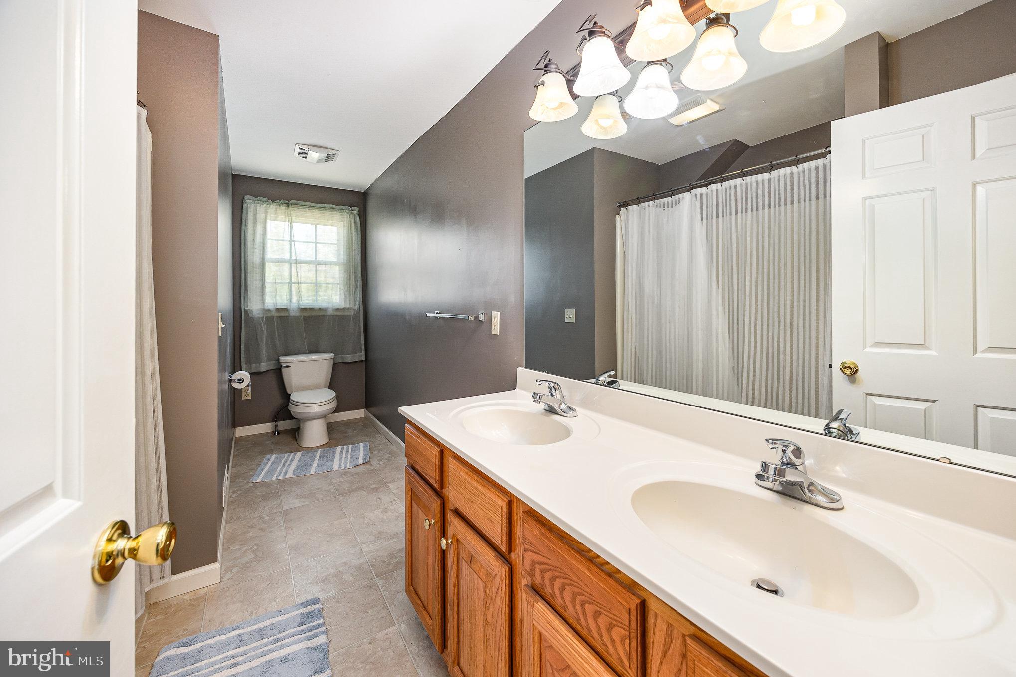 1038 S MOUNT JOY STREET