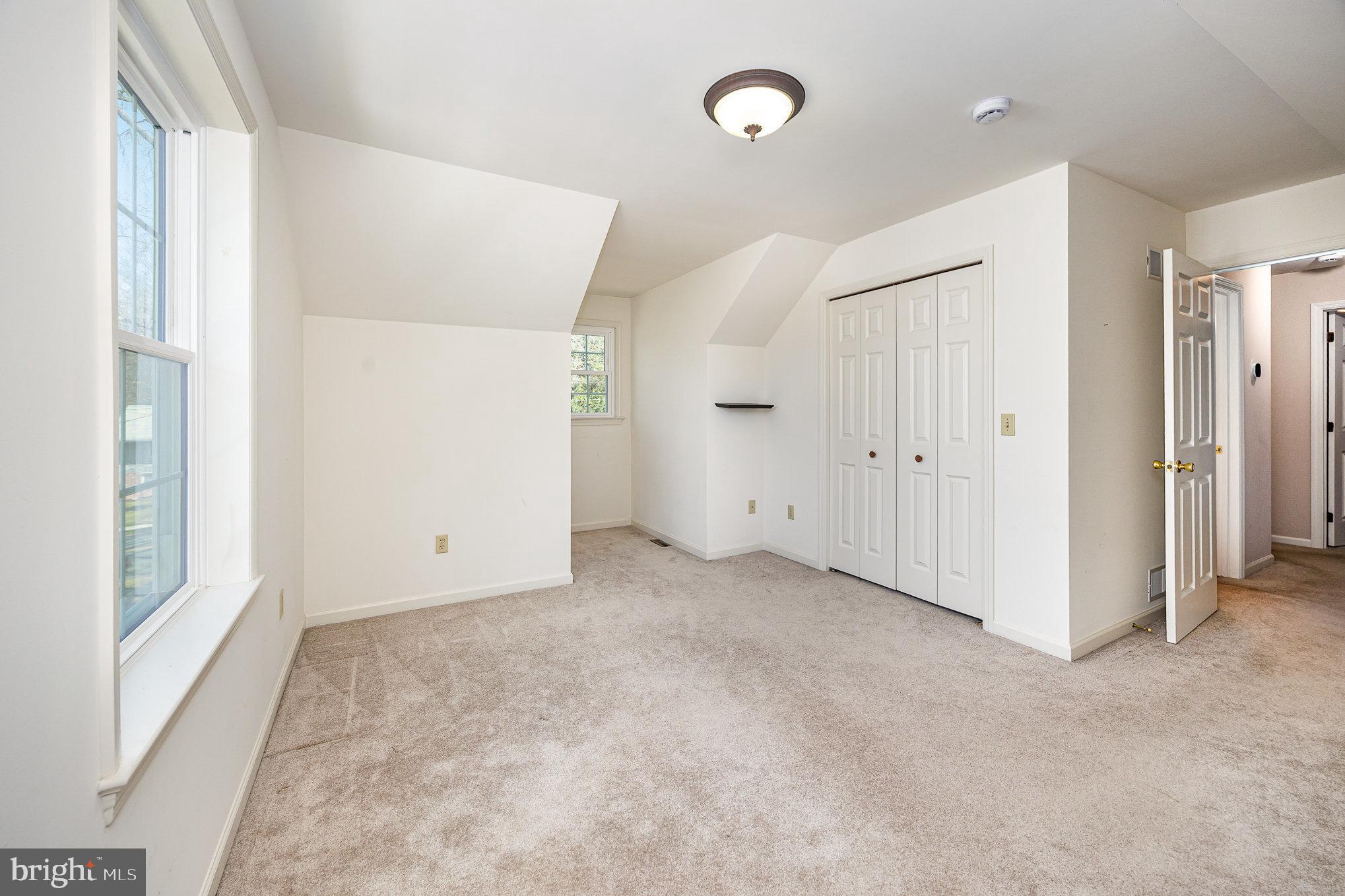 1038 S MOUNT JOY STREET