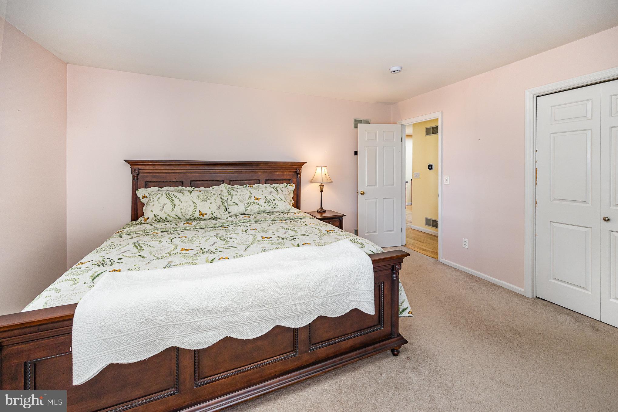 1038 S MOUNT JOY STREET