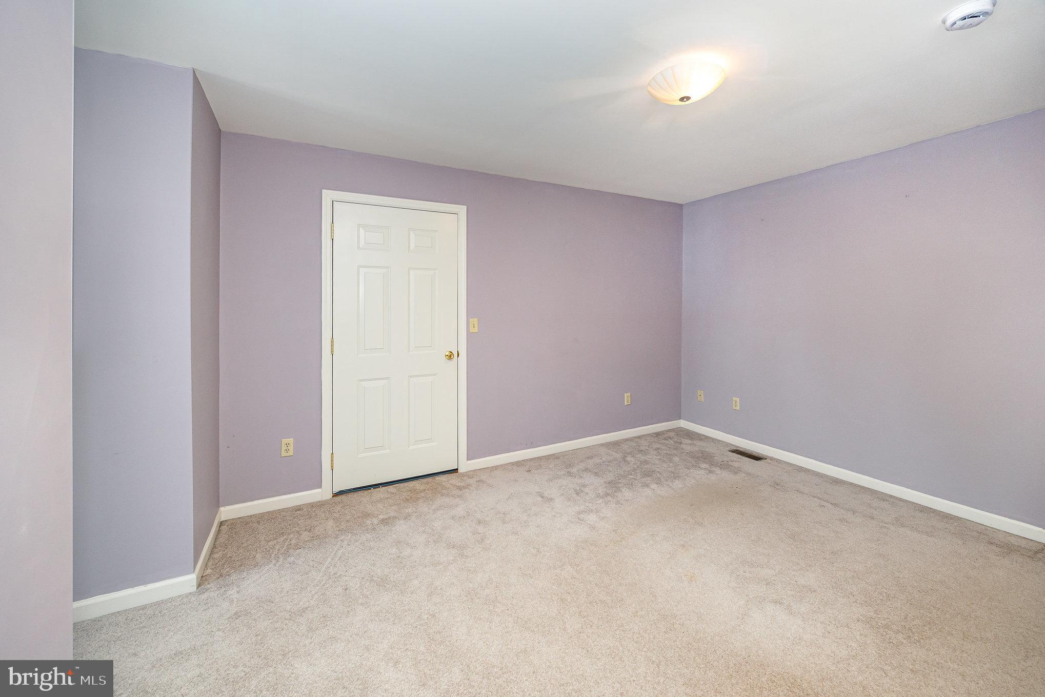 1038 S MOUNT JOY STREET