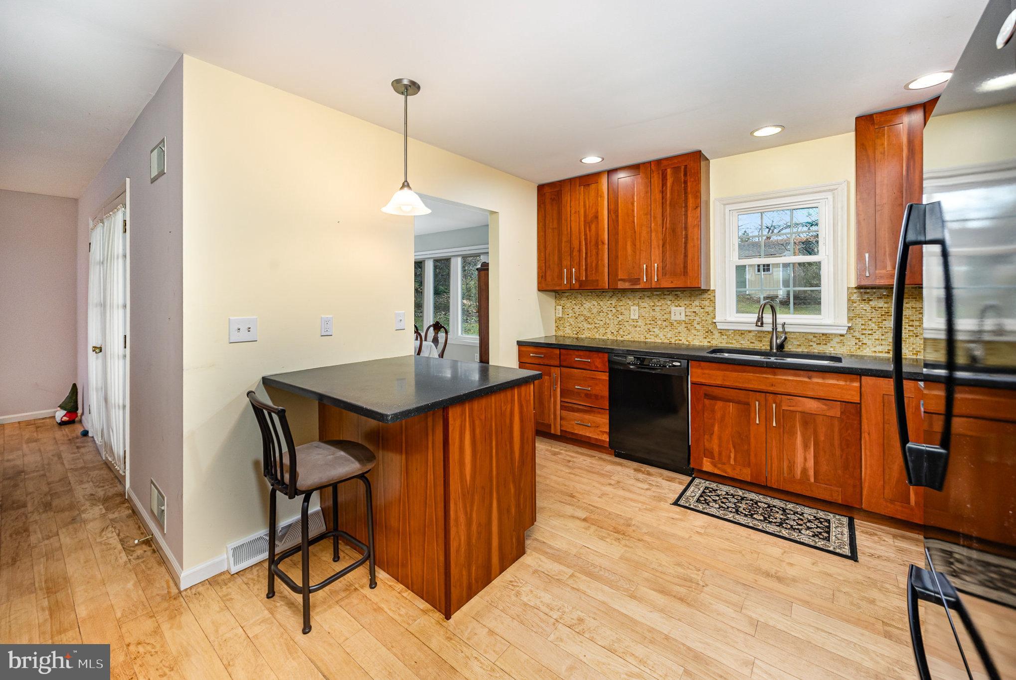 1038 S MOUNT JOY STREET