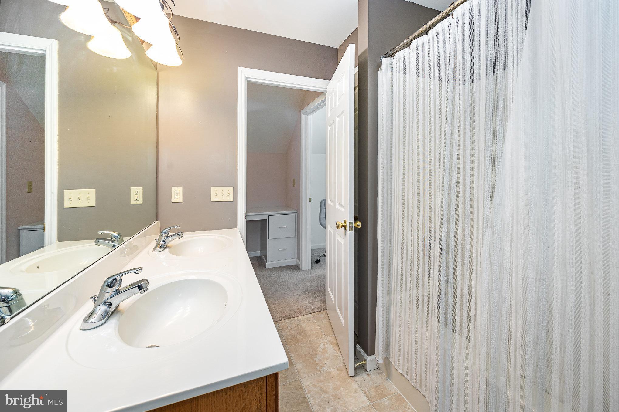 1038 S MOUNT JOY STREET