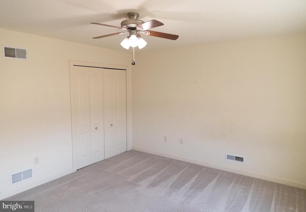 5115 OAK LEAF DRIVE