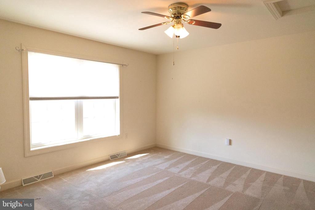 5115 OAK LEAF DRIVE