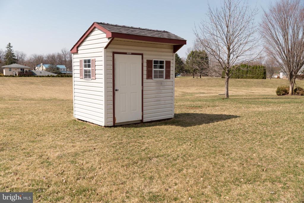 5115 OAK LEAF DRIVE