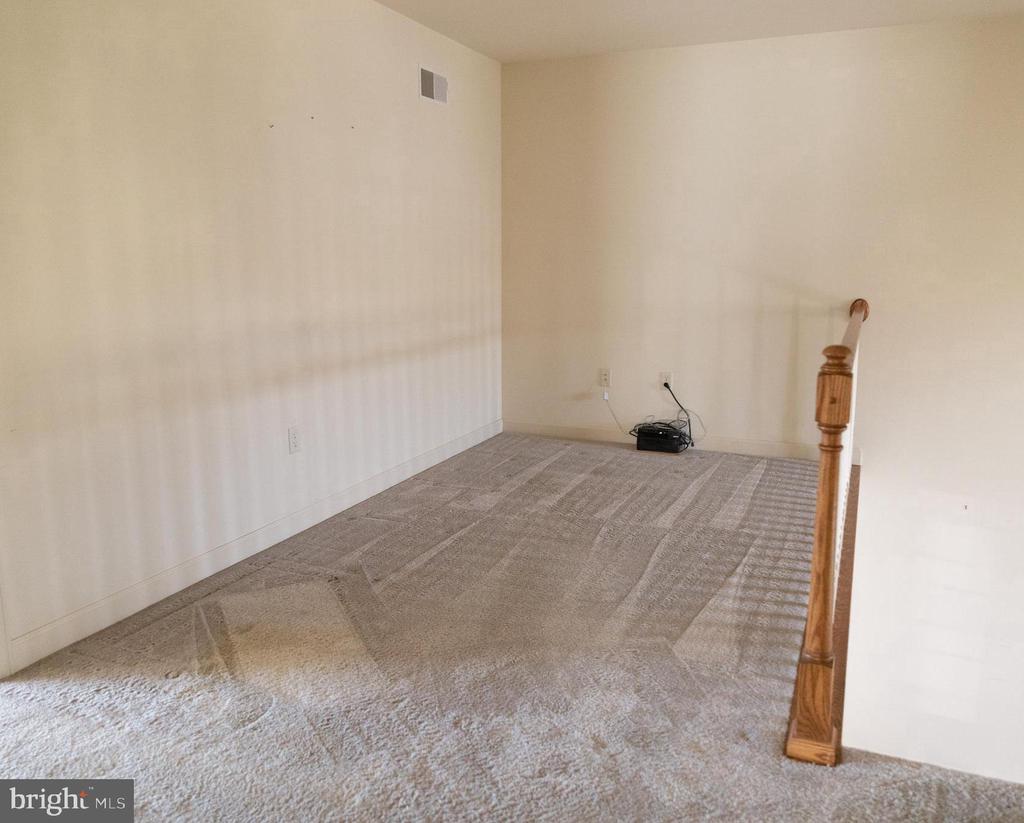 5115 OAK LEAF DRIVE