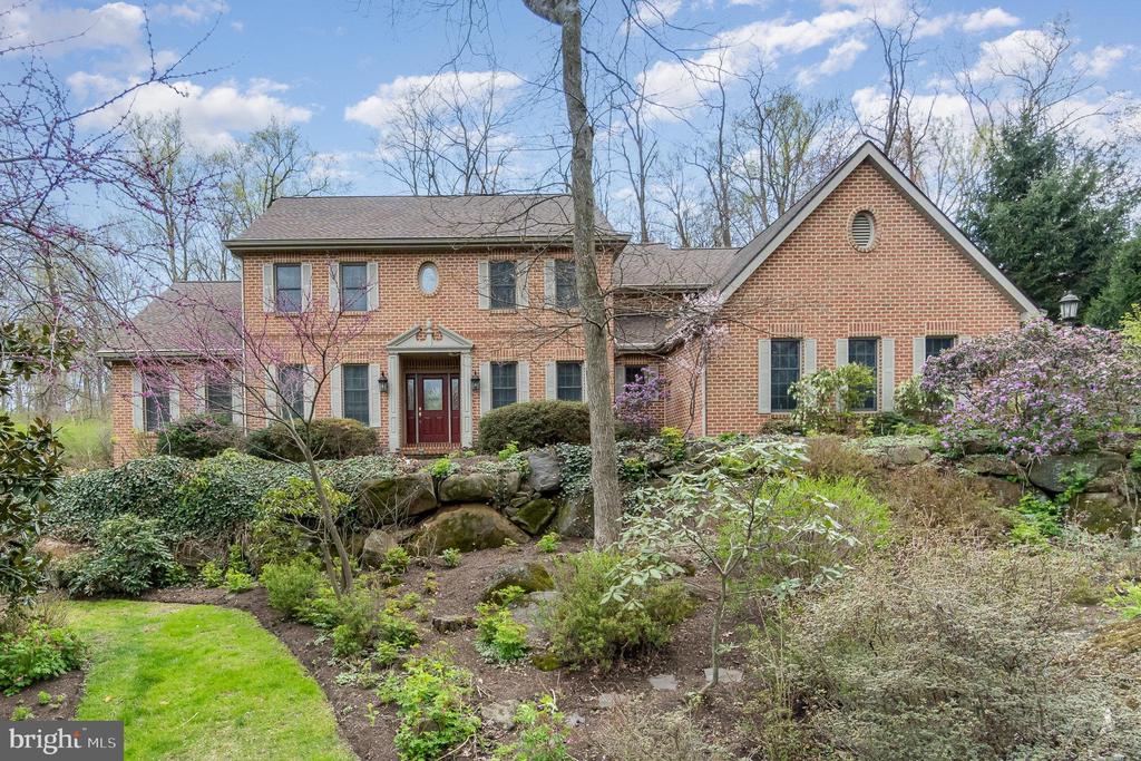 17 MAGNOLIA DRIVE