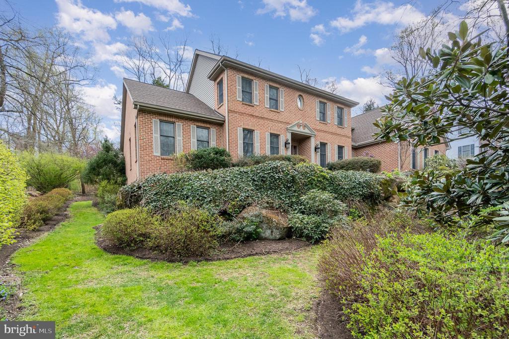 17 MAGNOLIA DRIVE