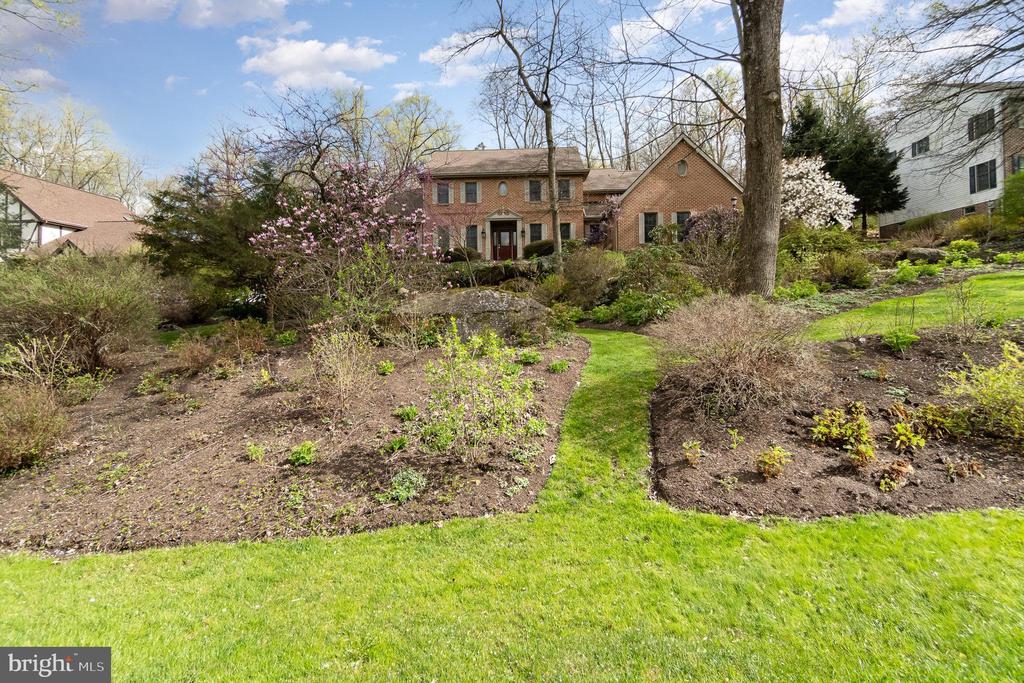 17 MAGNOLIA DRIVE