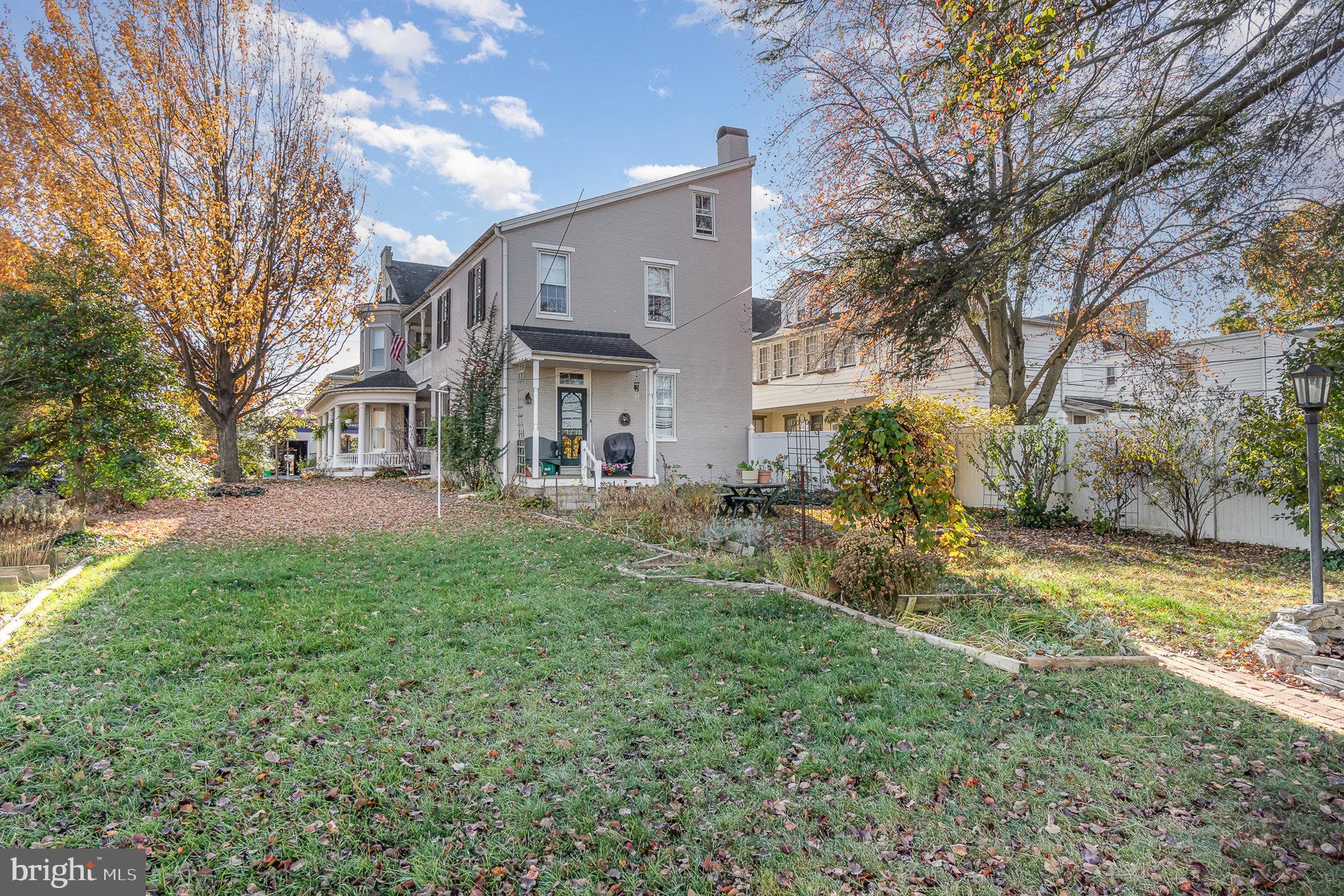 13 W Main St