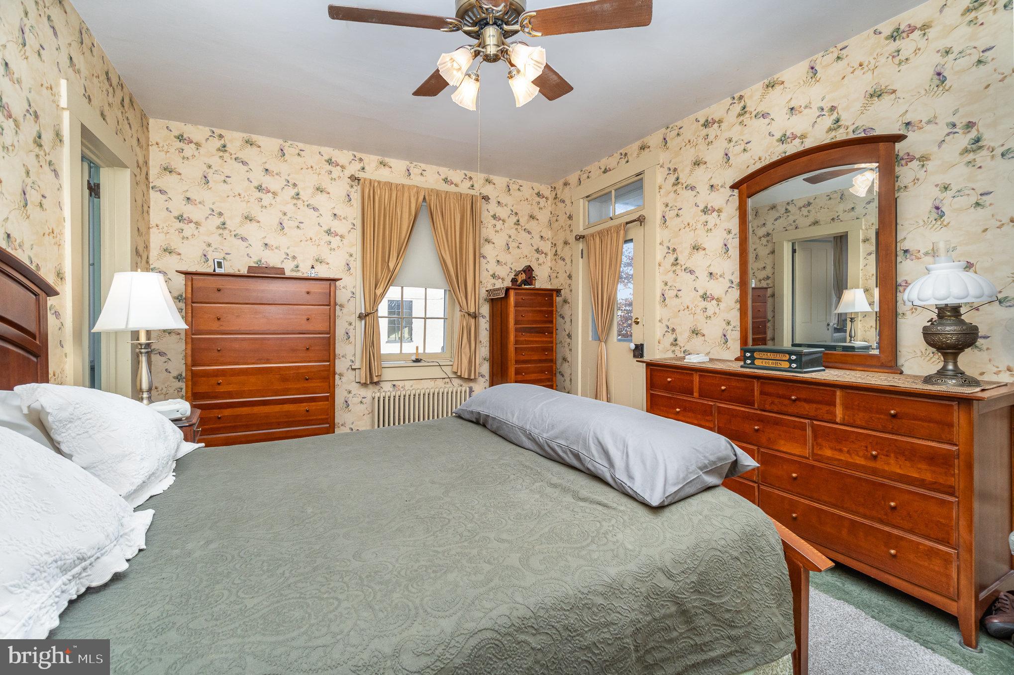 13 W Main St