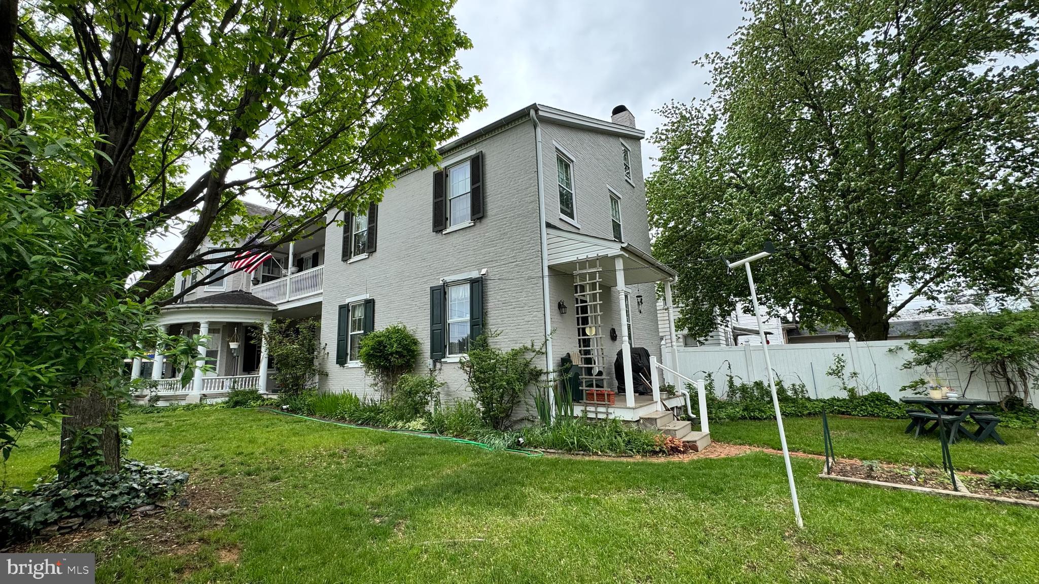 13 W Main St