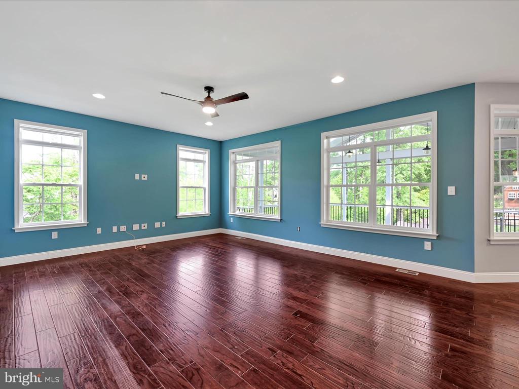 226 CRIMSON LANE