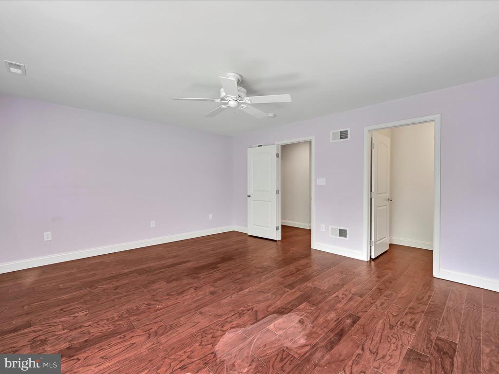 226 CRIMSON LANE