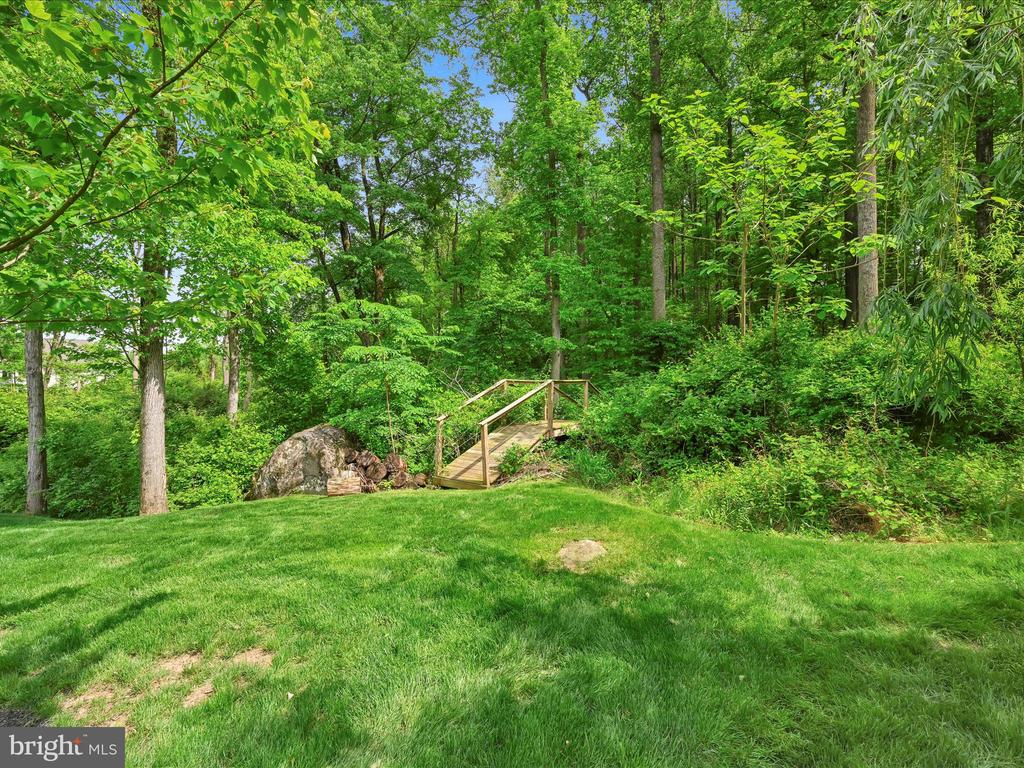 226 CRIMSON LANE