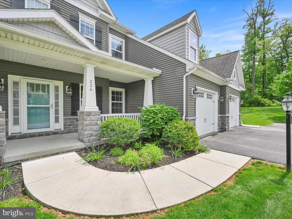 226 CRIMSON LANE