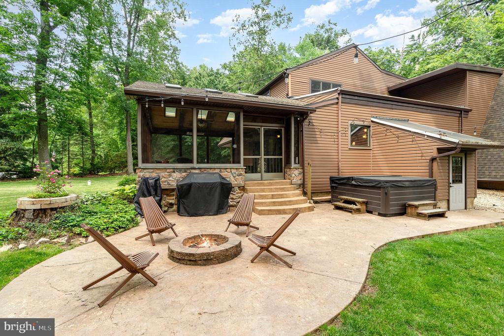 310 INDIAN HEAD ROAD