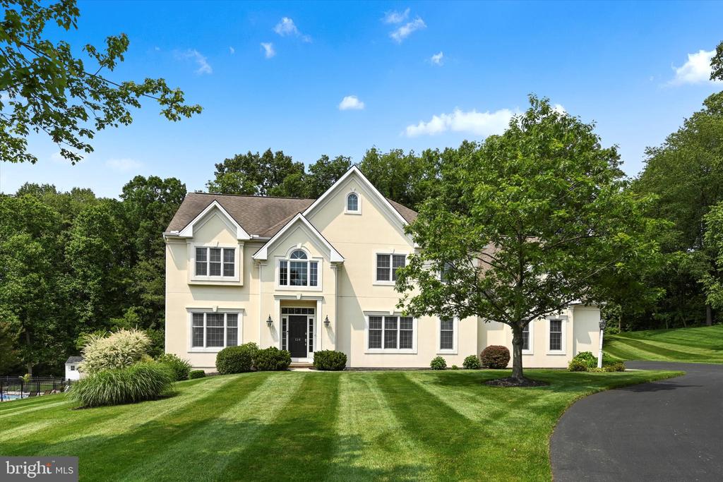 124 SILVER DRIVE