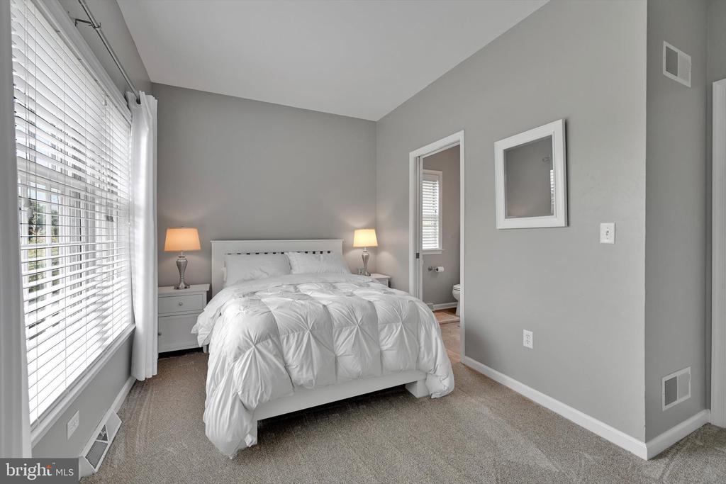 124 SILVER DRIVE