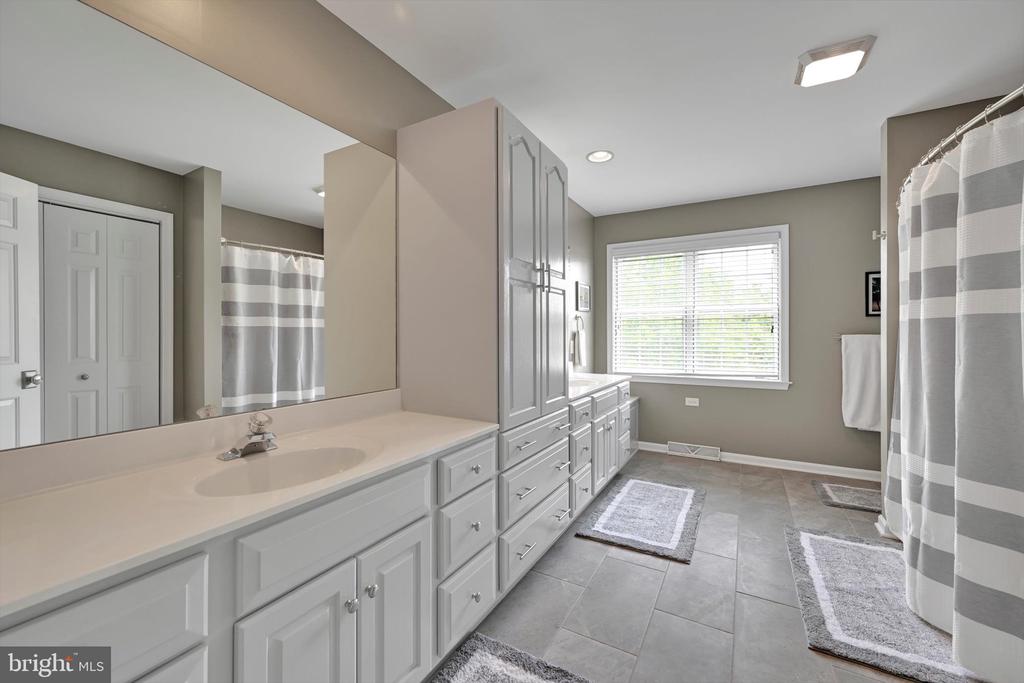 124 SILVER DRIVE