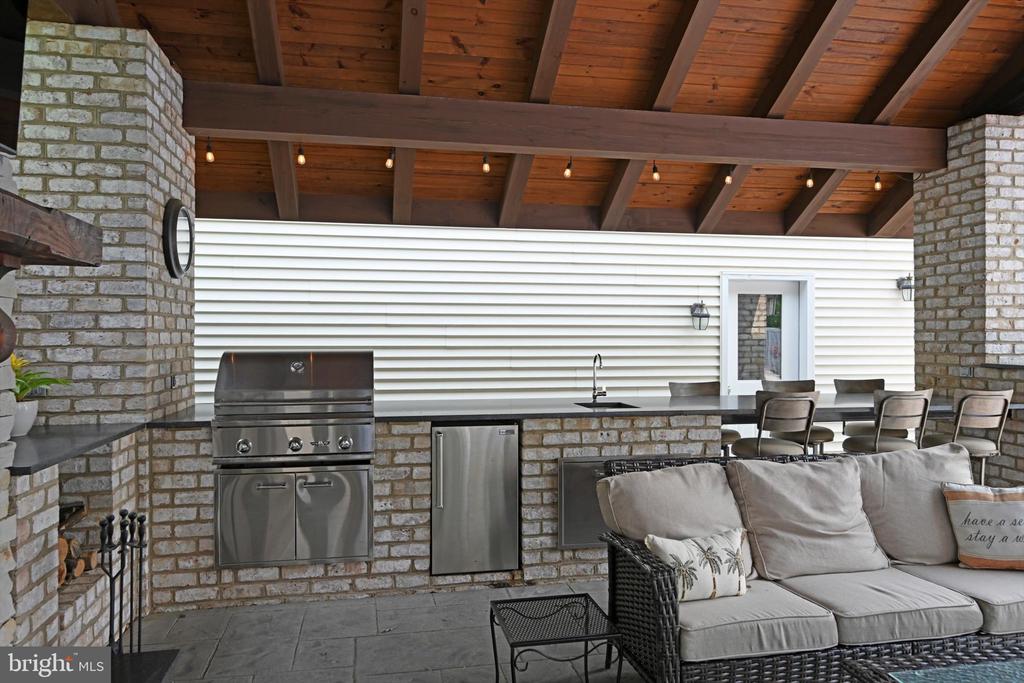 124 SILVER DRIVE