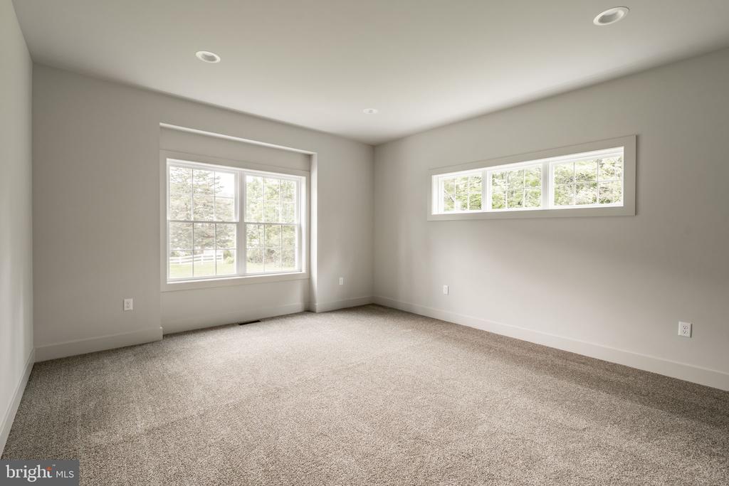 105 LAKE ROAD