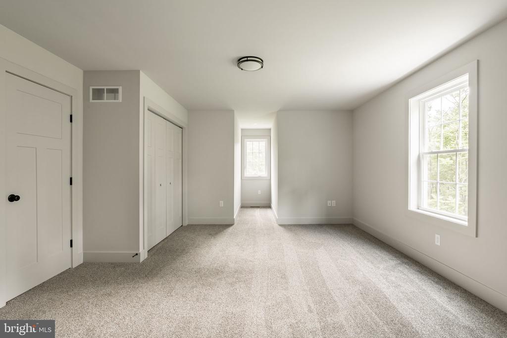 105 LAKE ROAD