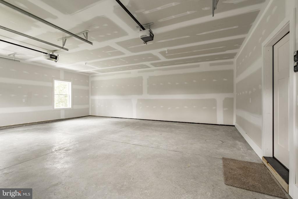 105 LAKE ROAD
