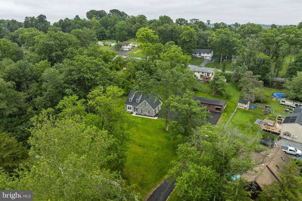 105 LAKE ROAD