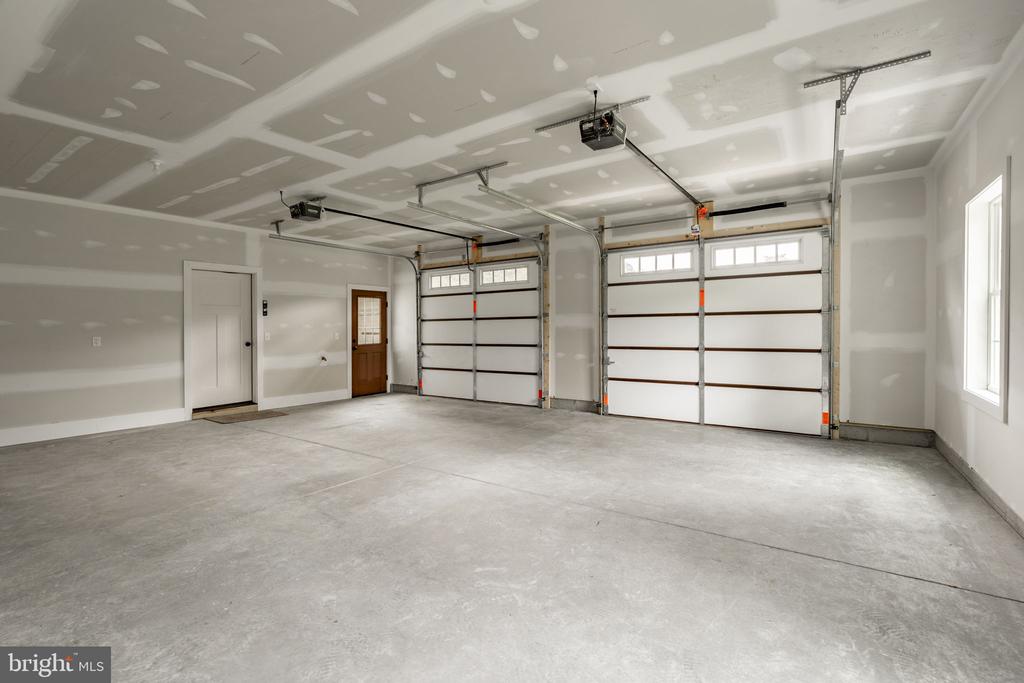 105 LAKE ROAD