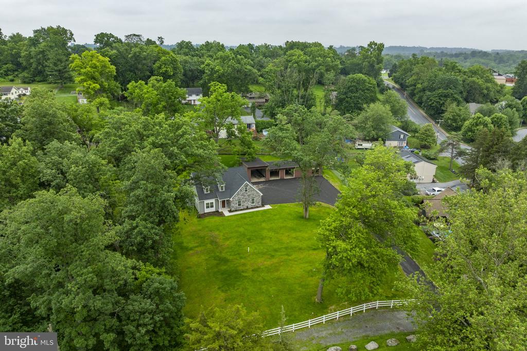 105 LAKE ROAD