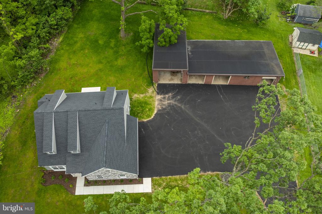 105 LAKE ROAD