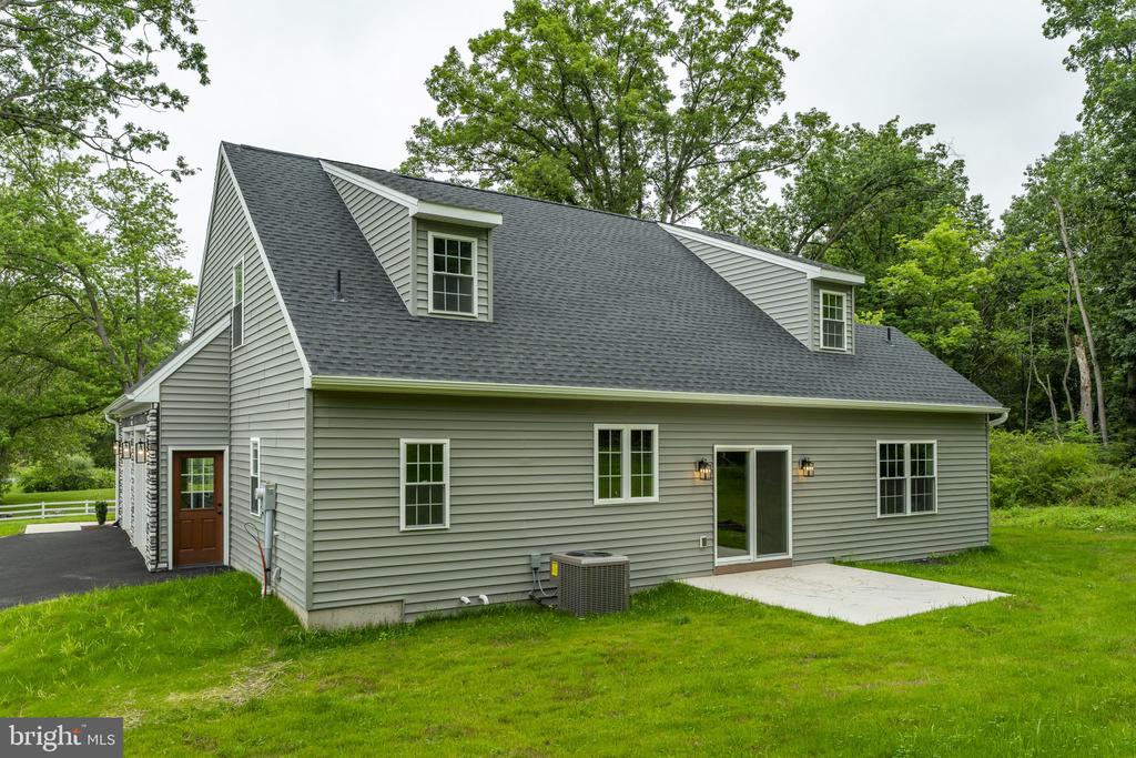 105 LAKE ROAD