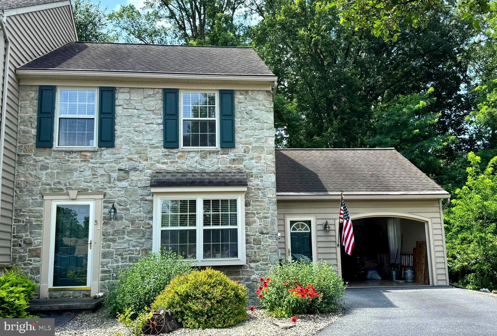 34 KING COURT