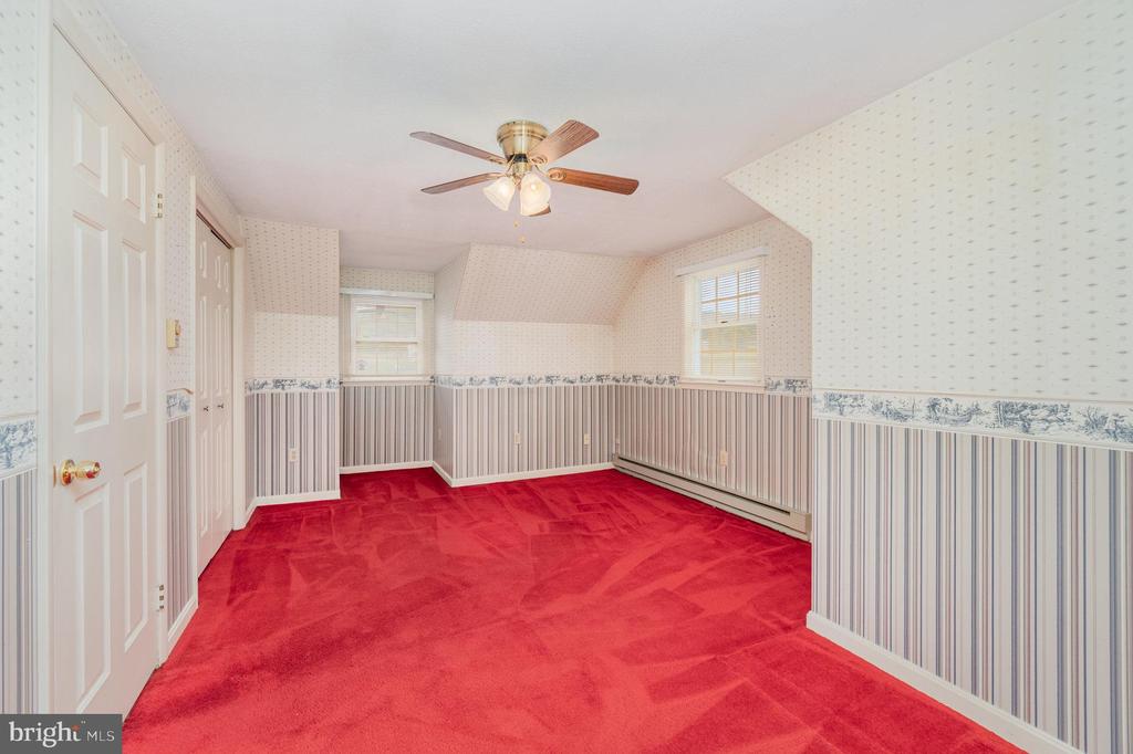 1215 SHETLAND CIRCLE