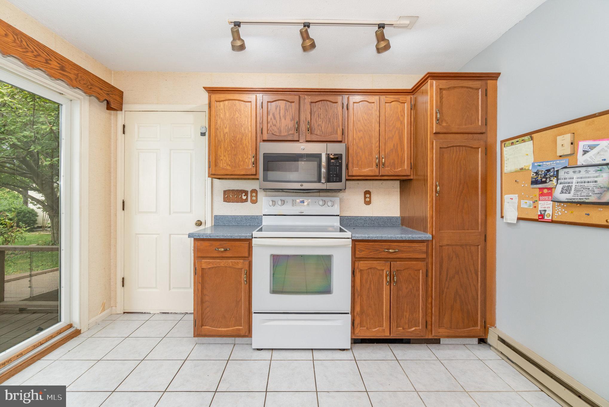 1215 SHETLAND CIRCLE