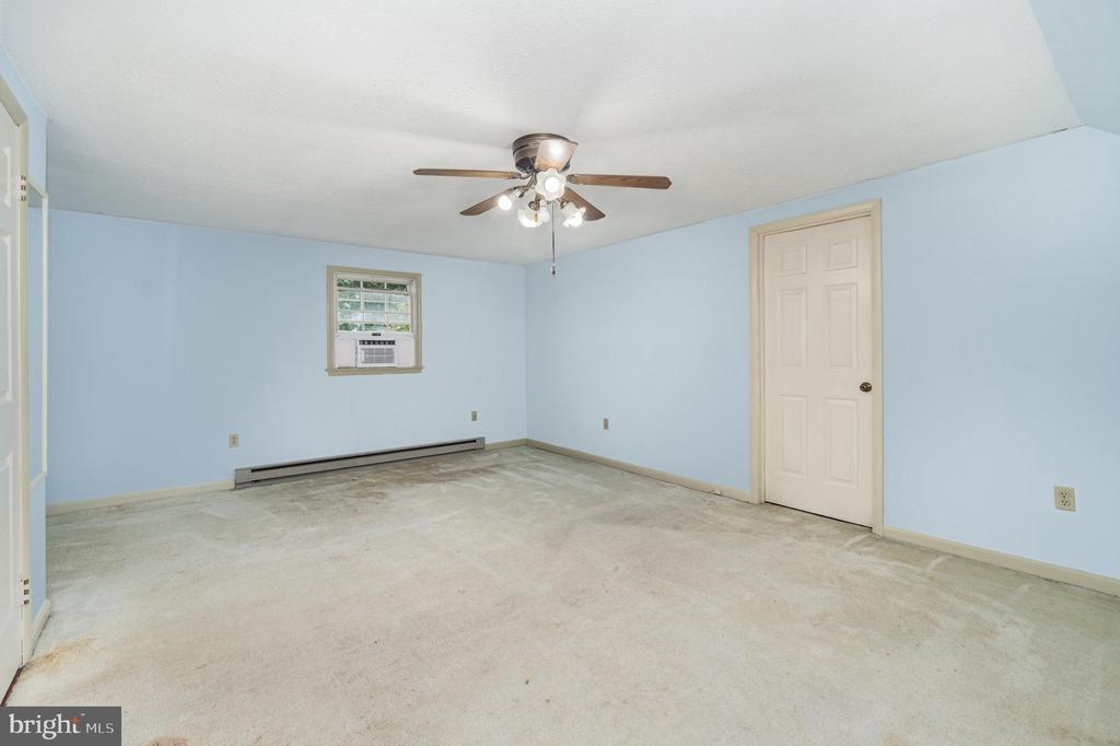 1215 SHETLAND CIRCLE