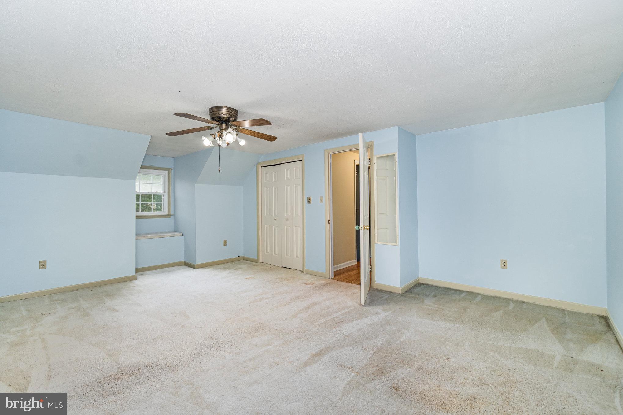 1215 SHETLAND CIRCLE