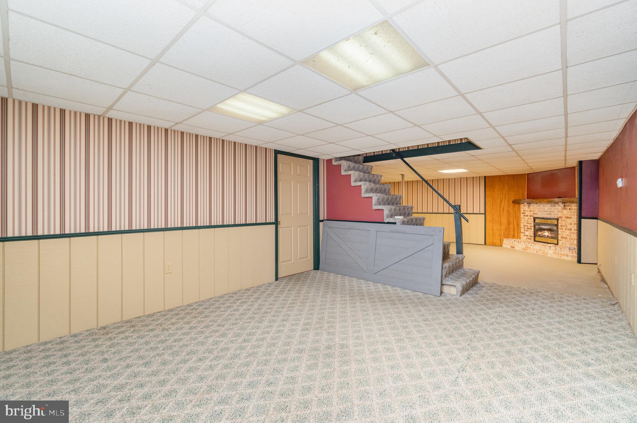 1215 SHETLAND CIRCLE