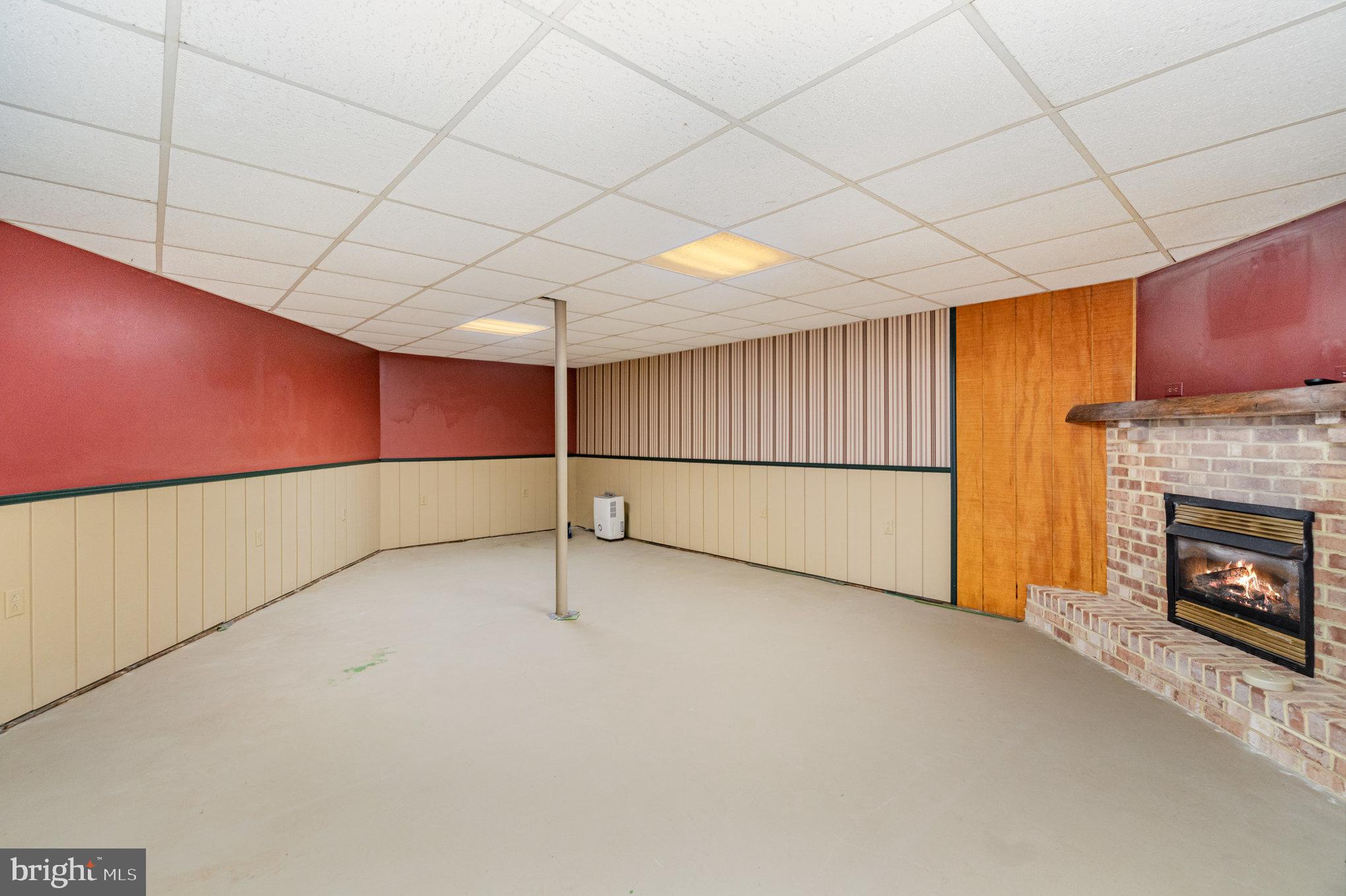 1215 SHETLAND CIRCLE