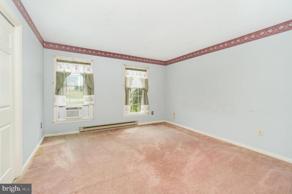 1215 SHETLAND CIRCLE