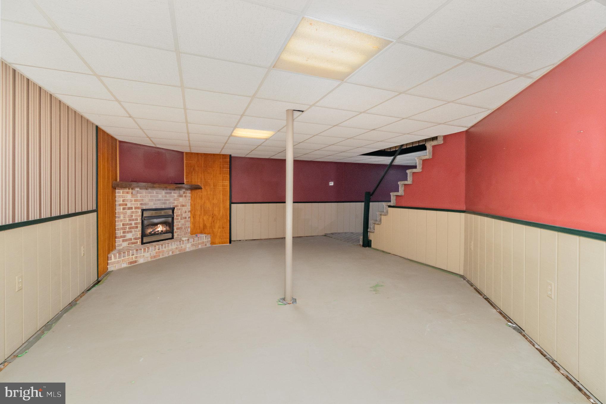1215 SHETLAND CIRCLE