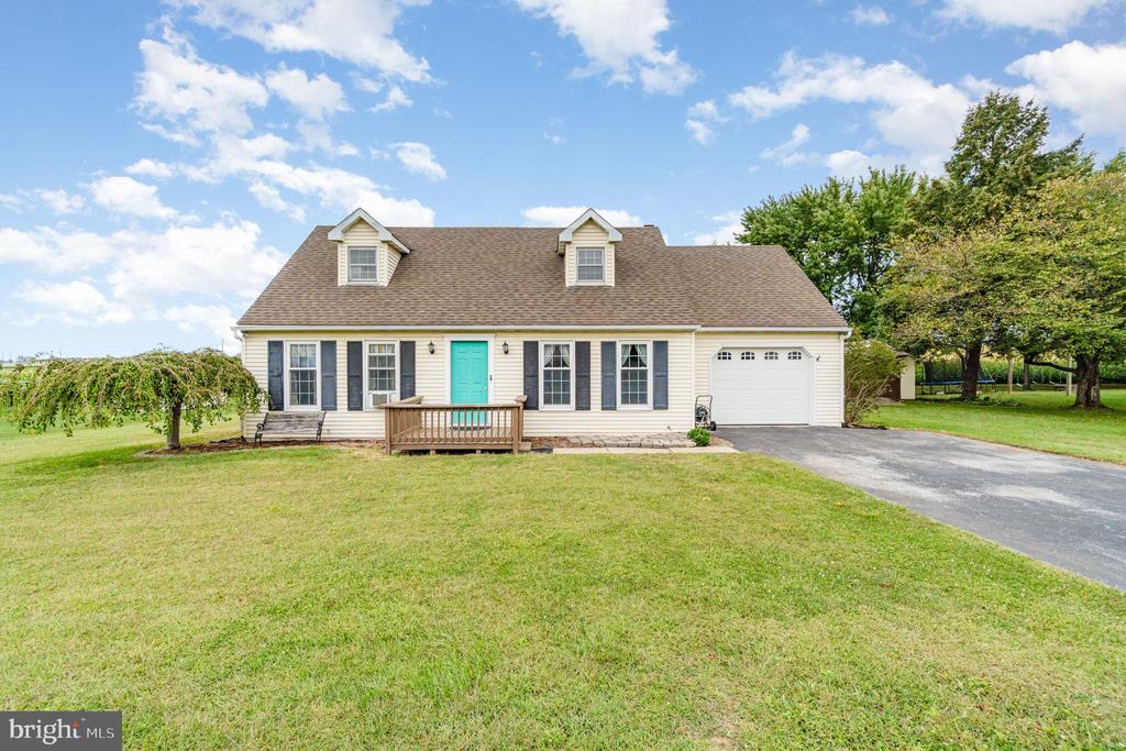 1215 SHETLAND CIRCLE