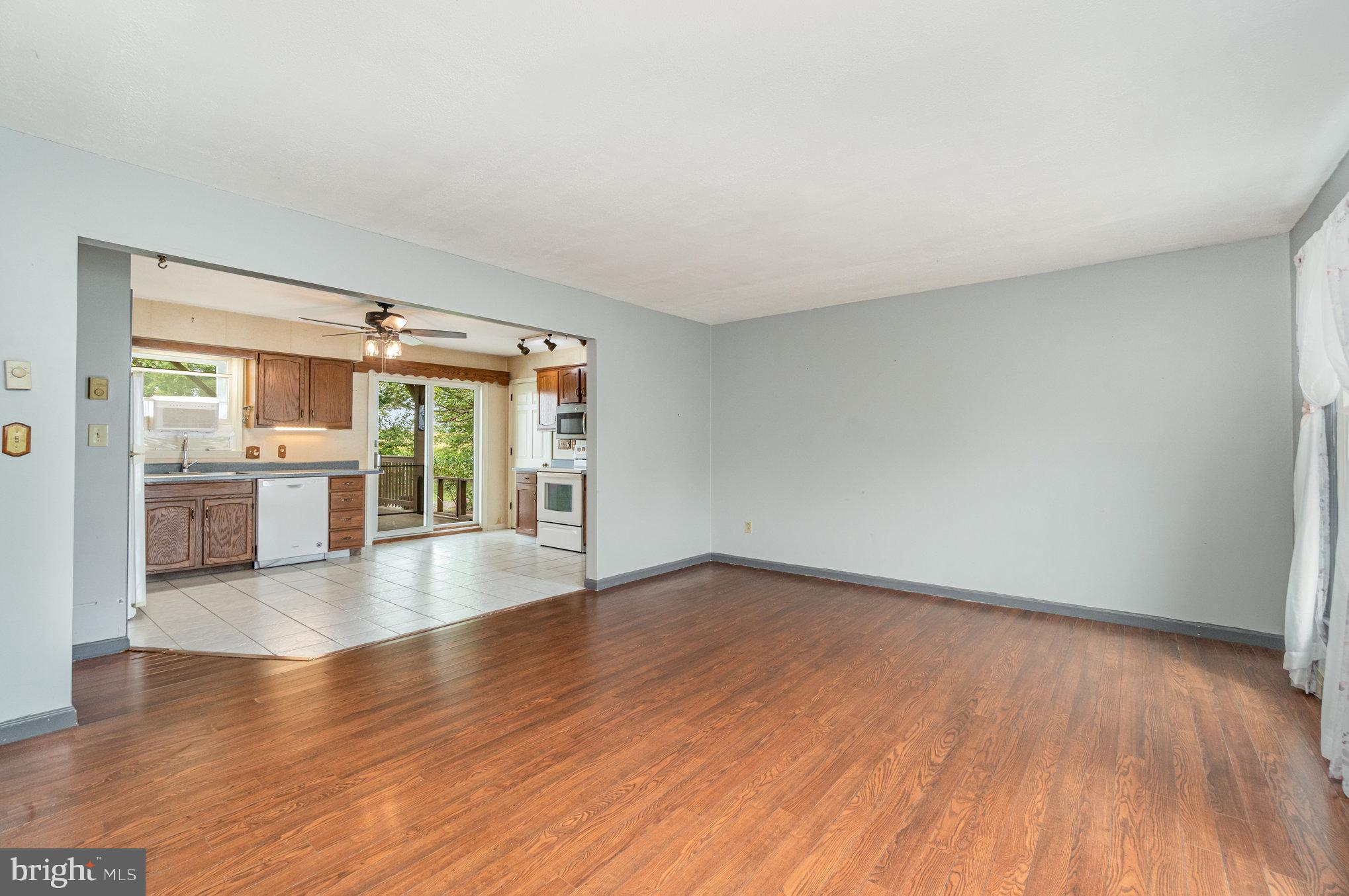 1215 SHETLAND CIRCLE