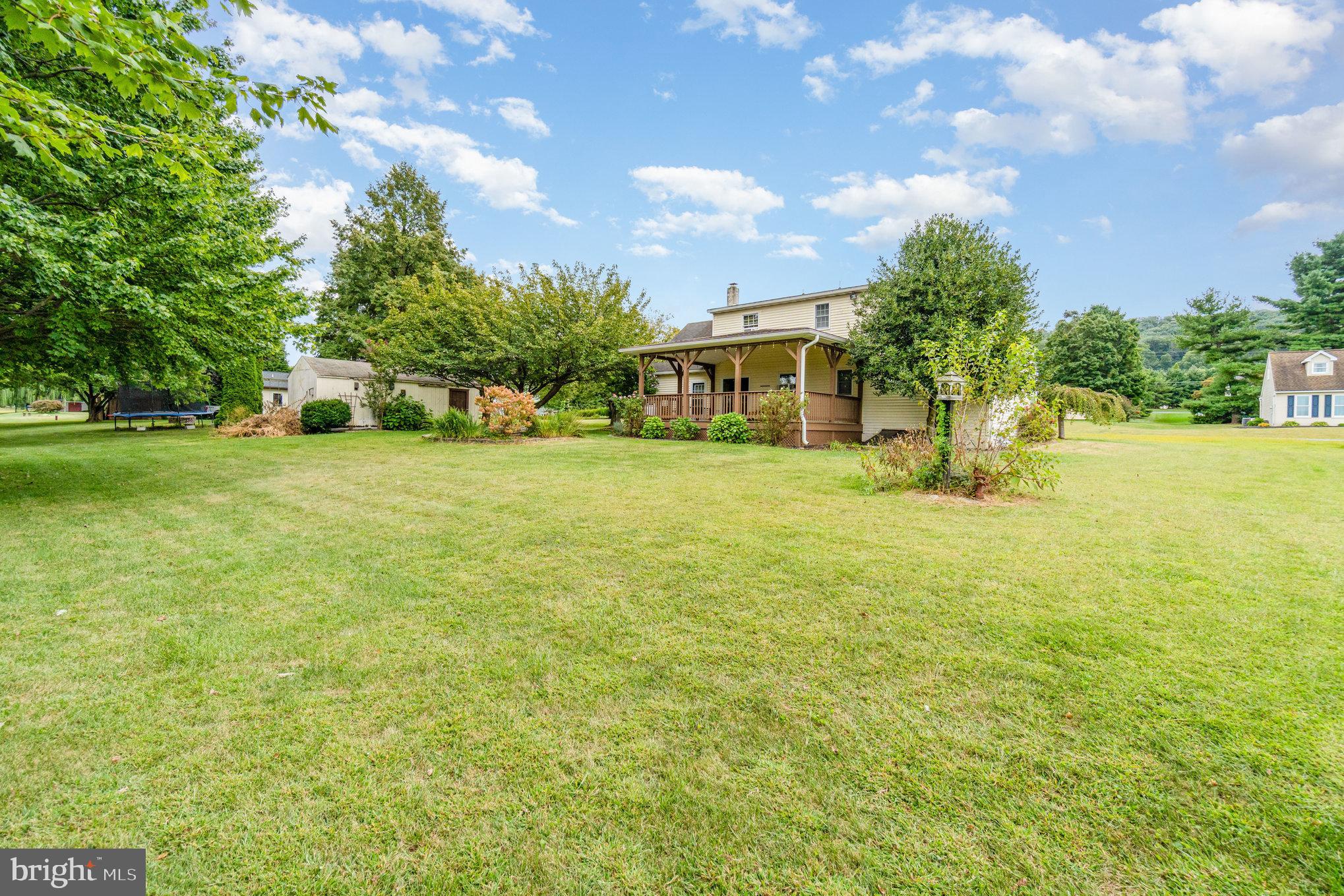 1215 SHETLAND CIRCLE