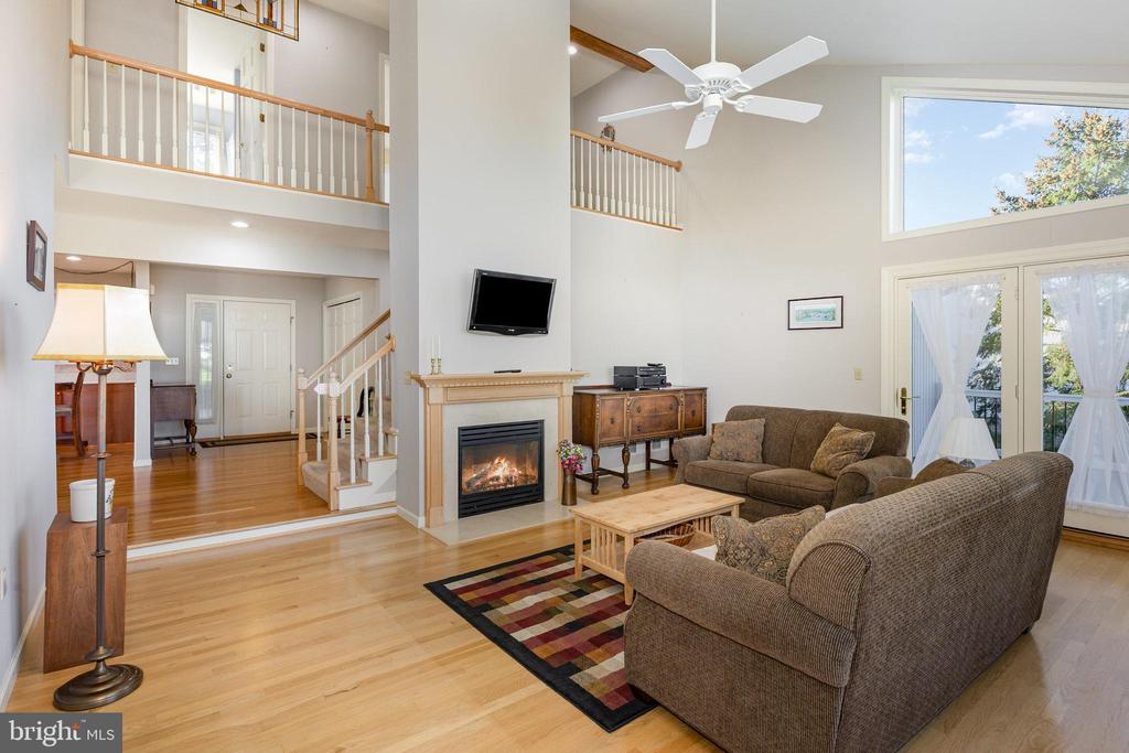 1523 RIDGE ROAD