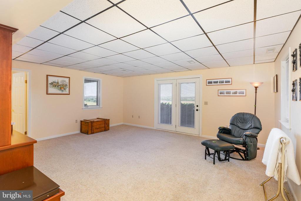 1523 RIDGE ROAD