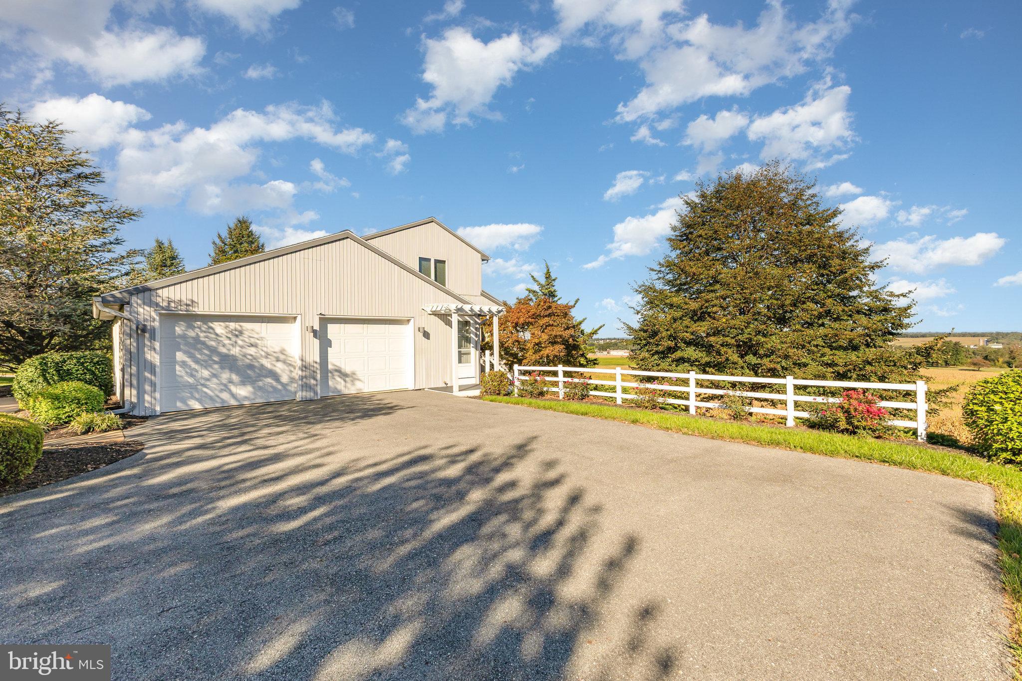 1523 RIDGE ROAD