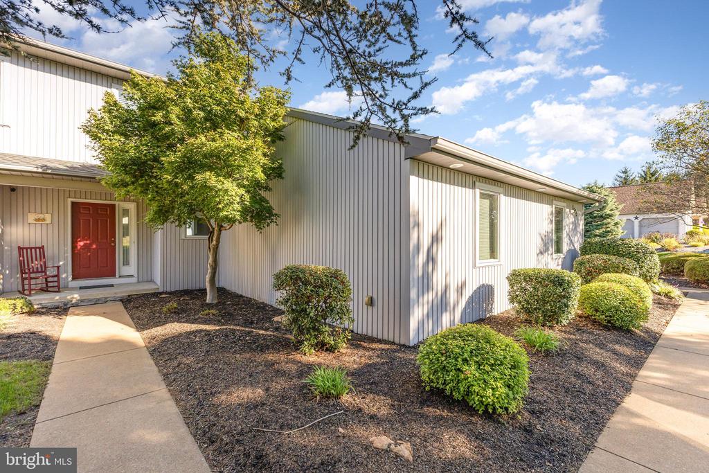 1523 RIDGE ROAD