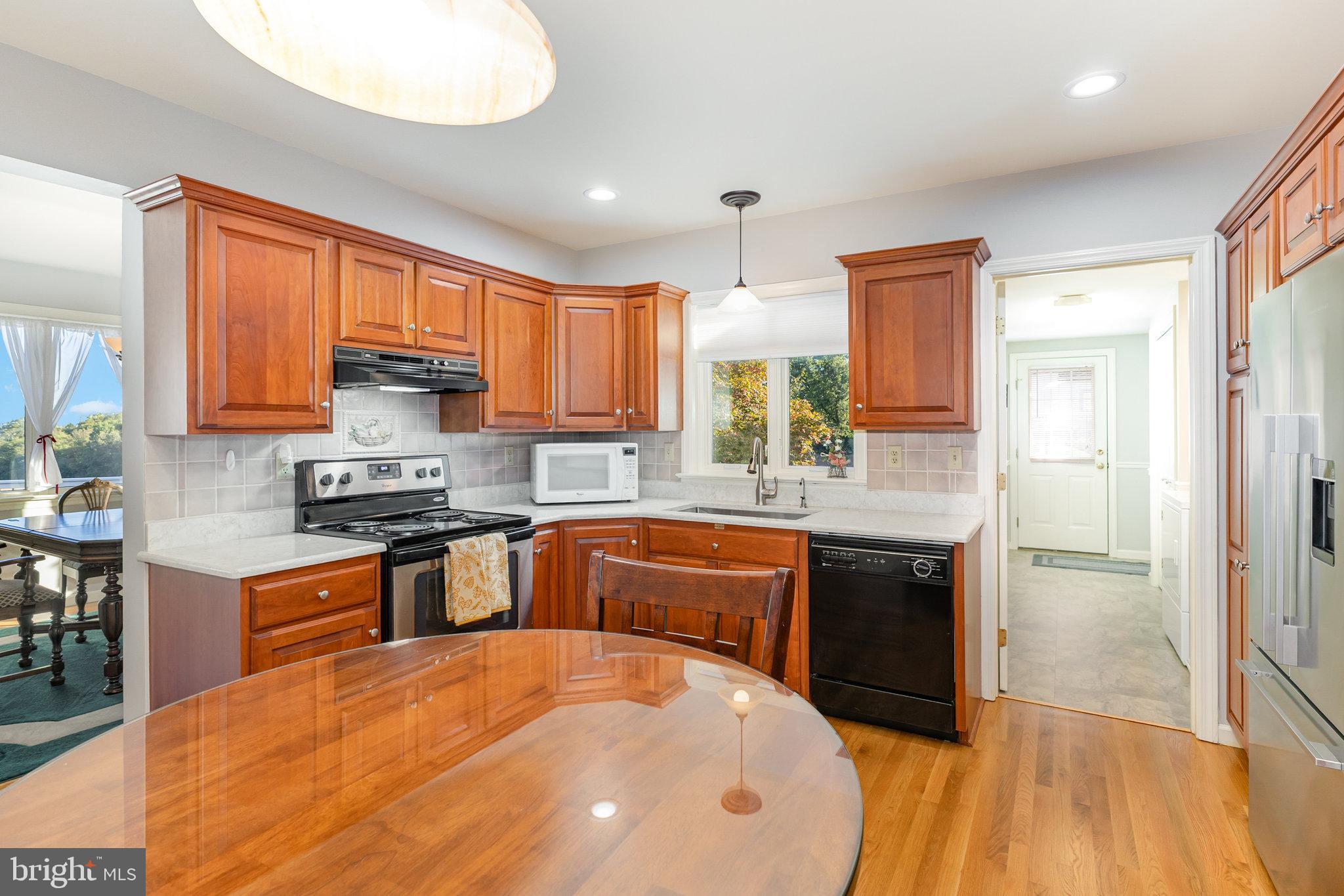 1523 RIDGE ROAD